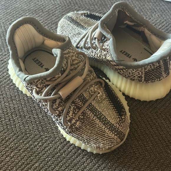 Yeezy boots baby toddlers sz 5-1/2